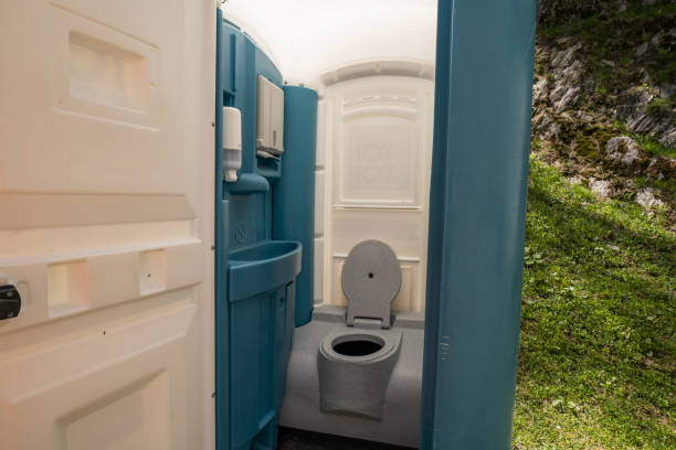 Portable Toilet Options We Offer in Sheffield, OH
